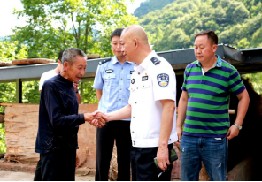 市公安局开展七一系列活动信息(照片)1755.png